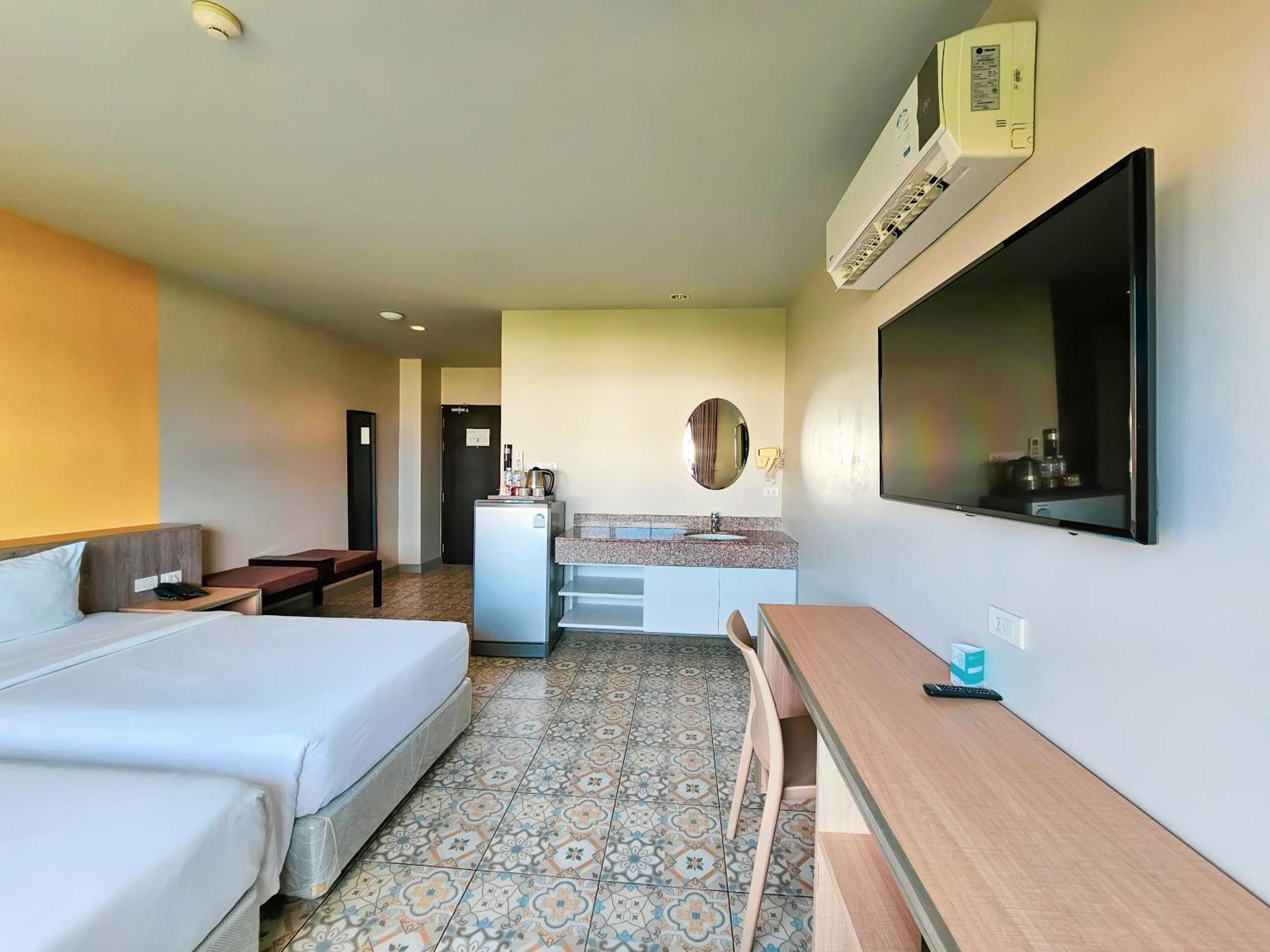Recenta Suite Phuket Suanluang Exterior photo